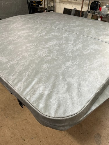 Light grey hot tub - light,